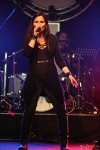 Sandy Keller, Sängerin der Band Relayer live P9 Biberist 2019