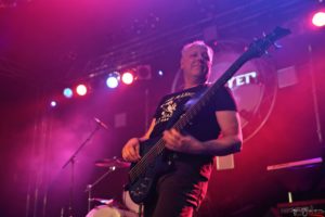 Bruno Gehriger, Bassist der Band Relayer live P9 Biberist 2019