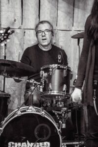 Markus Kalt, Drummer der Band Relayer live im Estrich Winistorf 2022