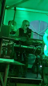 Hene Klodel, Keyboarder der Band Relayer live im Restaurant Ämmesee Biberist 2023