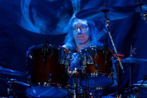 Markus Kalt, Drummer der Band Relayer live in der Baronessa Lenzburg 2023