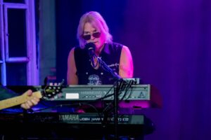 Hene Klodel, Keyboarder der Band Relayer live in der Baronessa Lenzburg 2023