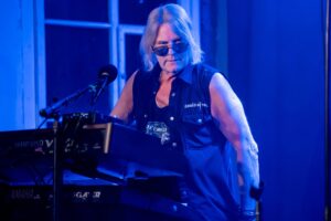 Hene Klodel, Keyboarder der Band Relayer live in der Baronessa Lenzburg 2023
