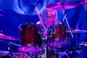 Markus Kalt, Drummer der Band Relayer live in der Baronessa Lenzburg 2023