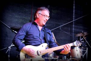 Freddy Schaffner, Gitarrist der Band Relayer, am Rock'n Beer Festival in Läufelfingen 2025